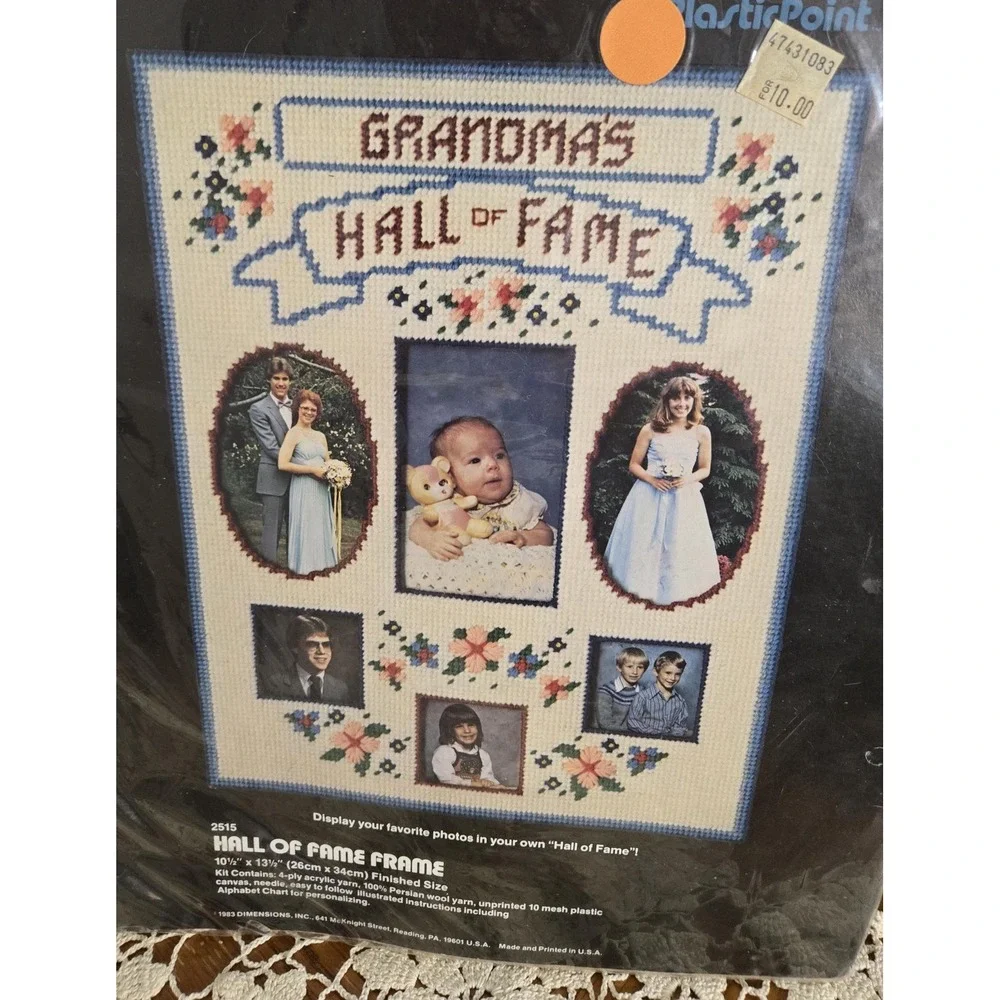Vintage‎ PlasticPoint Dimensions #2515 Grandmas Hall of Fame Frame kit, NOS,1983